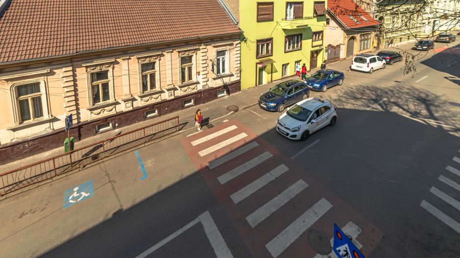 Apartament ultracentral cu potențial extraordinar - Poză 7