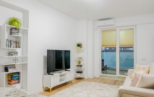 Apartament cu 2 camere - Mobilat cu Designer - in Central Address