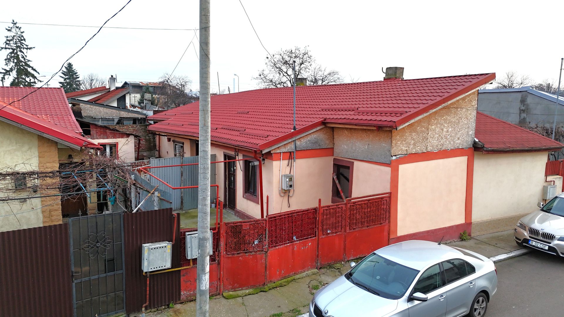 Casă individuală, curte proprie - Cel mai bun preț din zonă - Poză 1