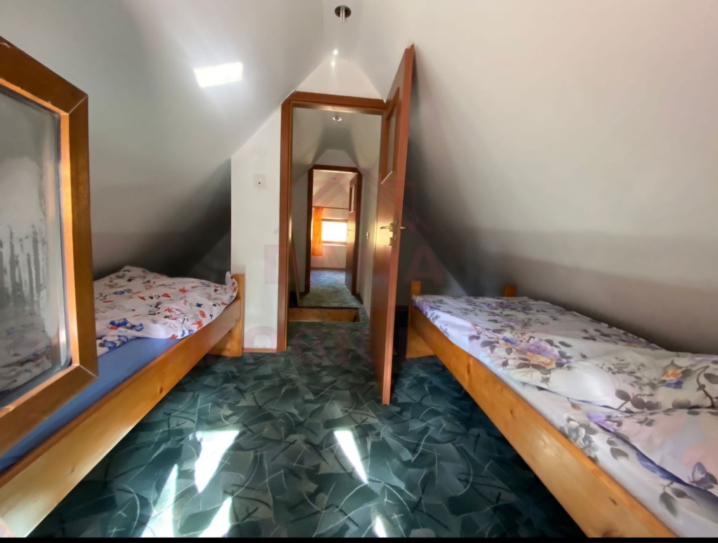 CASĂ\ VILĂ 6 CAMERE, LA MUNTELE MIC,JUD. CARAȘ-SEVERIN\ COMISION 0% - Poză 4