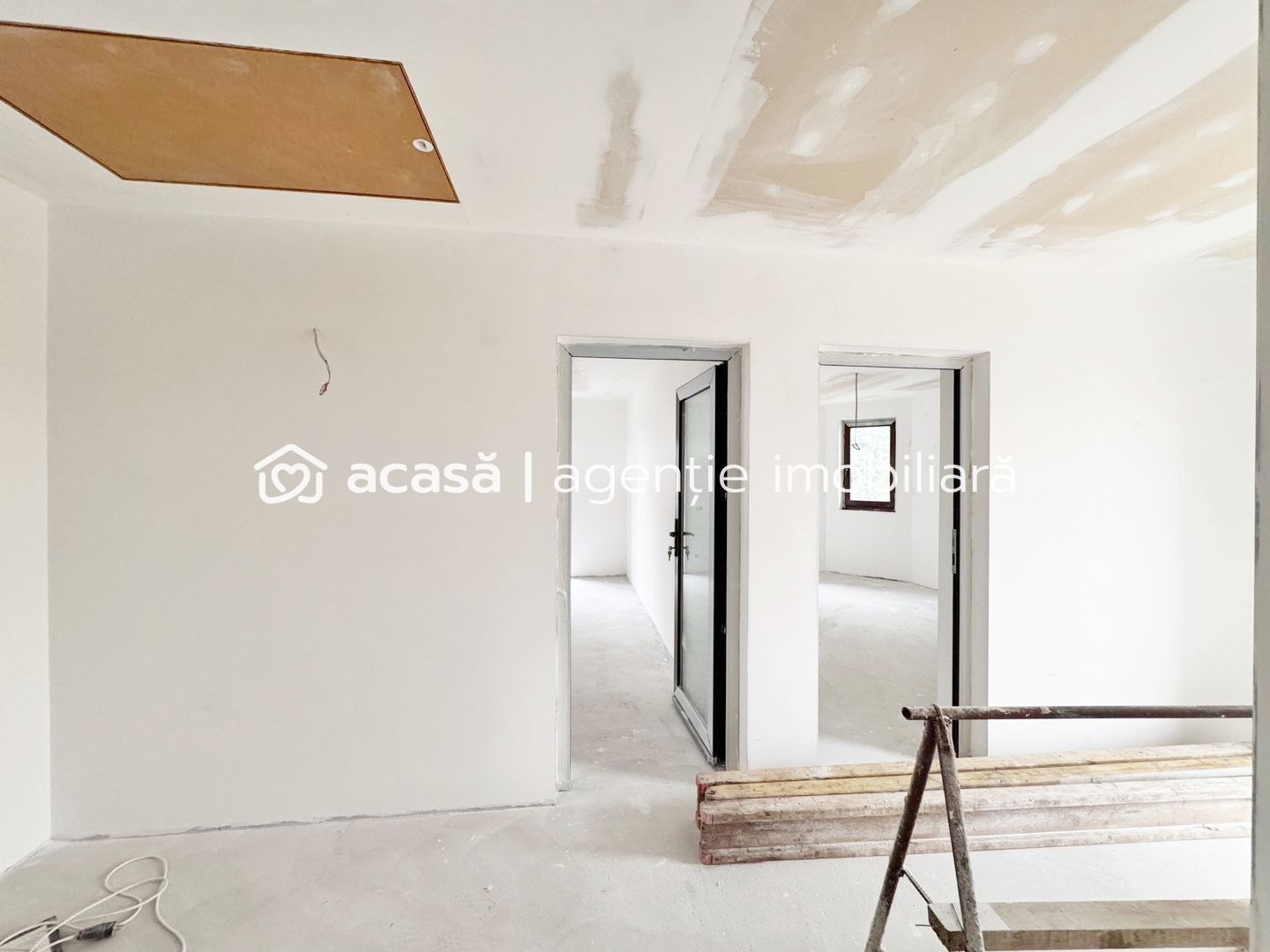 Vilă unică, gata să devină locuința ta de vis, în Livada. - Poză 11