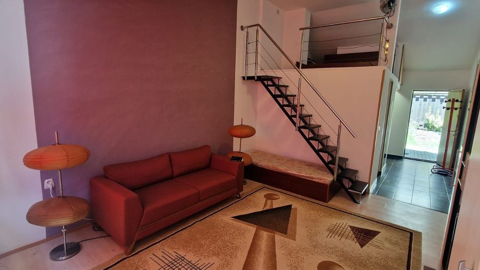 Apartament renovat cu o camera pe 2 nivele | Curte | Parcare | Grigorescu - Poză 2
