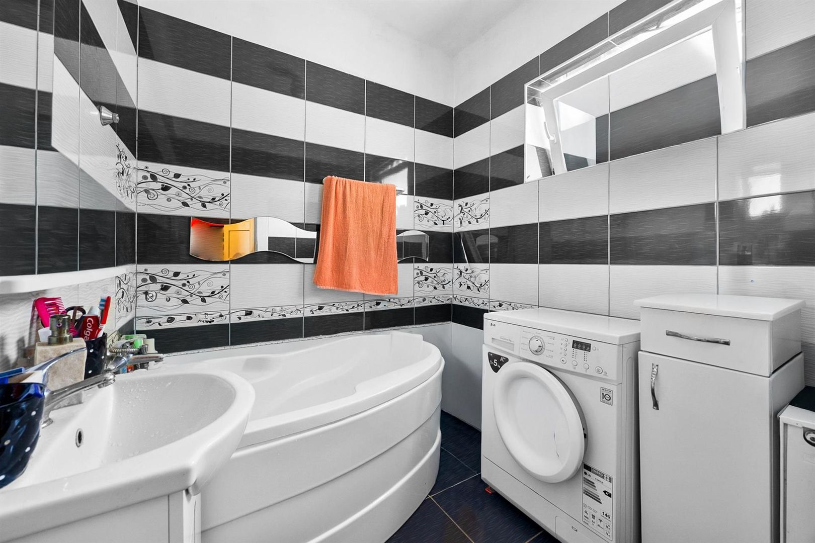 Oportunitate unica | Ap 3 camere cu 105 m utili | Priveliste | Curte Central Brasov - Poză 14