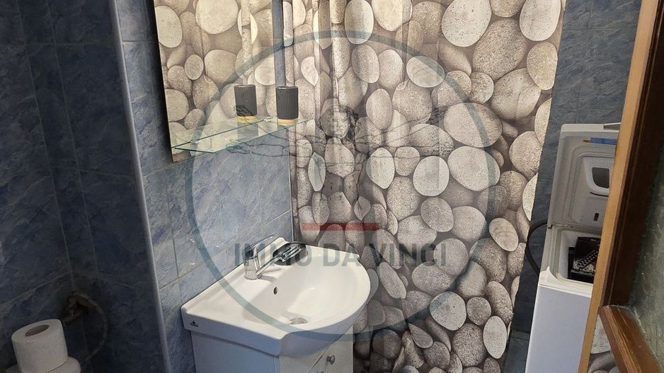 Vând garsonieră cu balcon, mobilat utilat, etaj 1, cu parcare - Poză 8