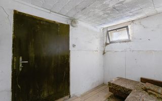 Casă modestă cu 3 camere din văiugă în Bătania - Poză 7