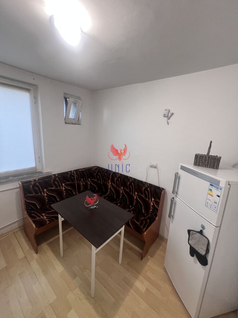 Decomandat, stradal, Calea Bucuresti etaj 1 - Poză 78