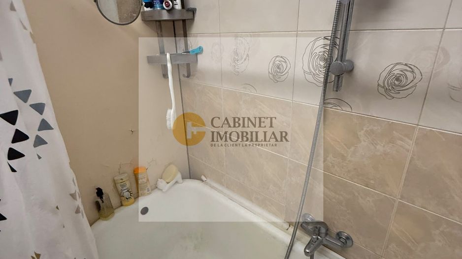 4 camere + vestibul I Parter I Romana - Poză 12