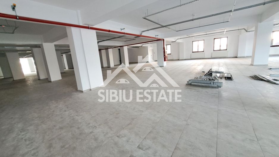Spatiu comercial 600 mp vitrine la strada, dublu acces - Poză 1