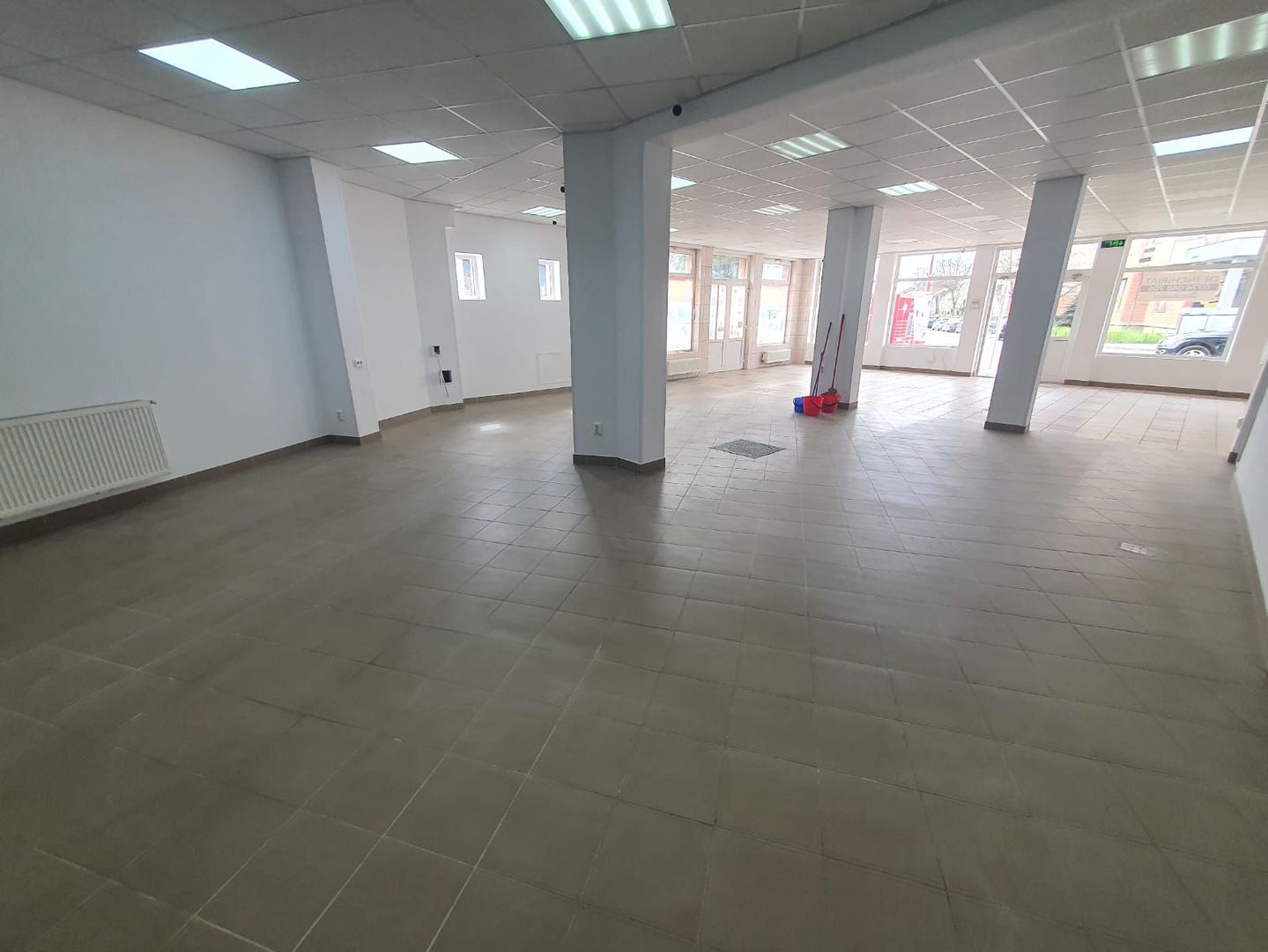Spatiu comercial 300mp utili+parcari zona Gara Mică 5 eur mp - Poză 5