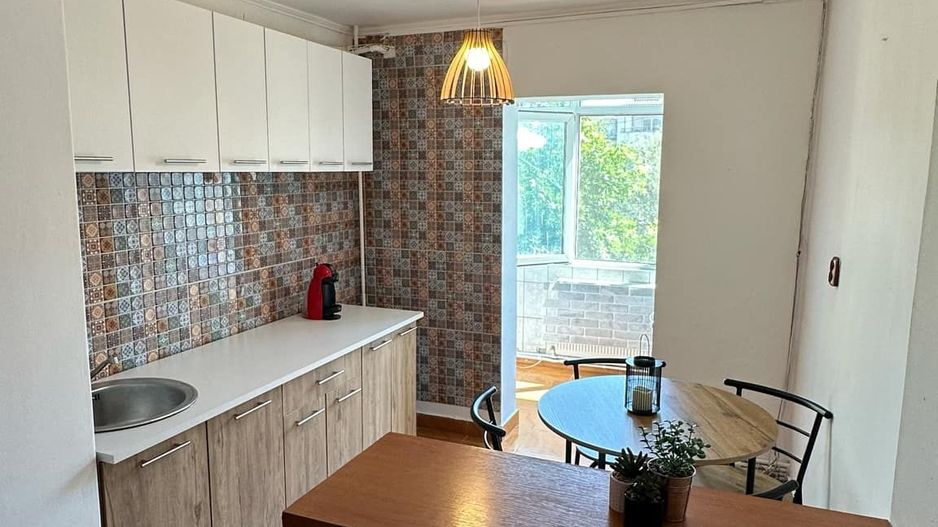 Închiriere apartament, proaspăt renovat și mobilat, Centru Buftea - Poză 4