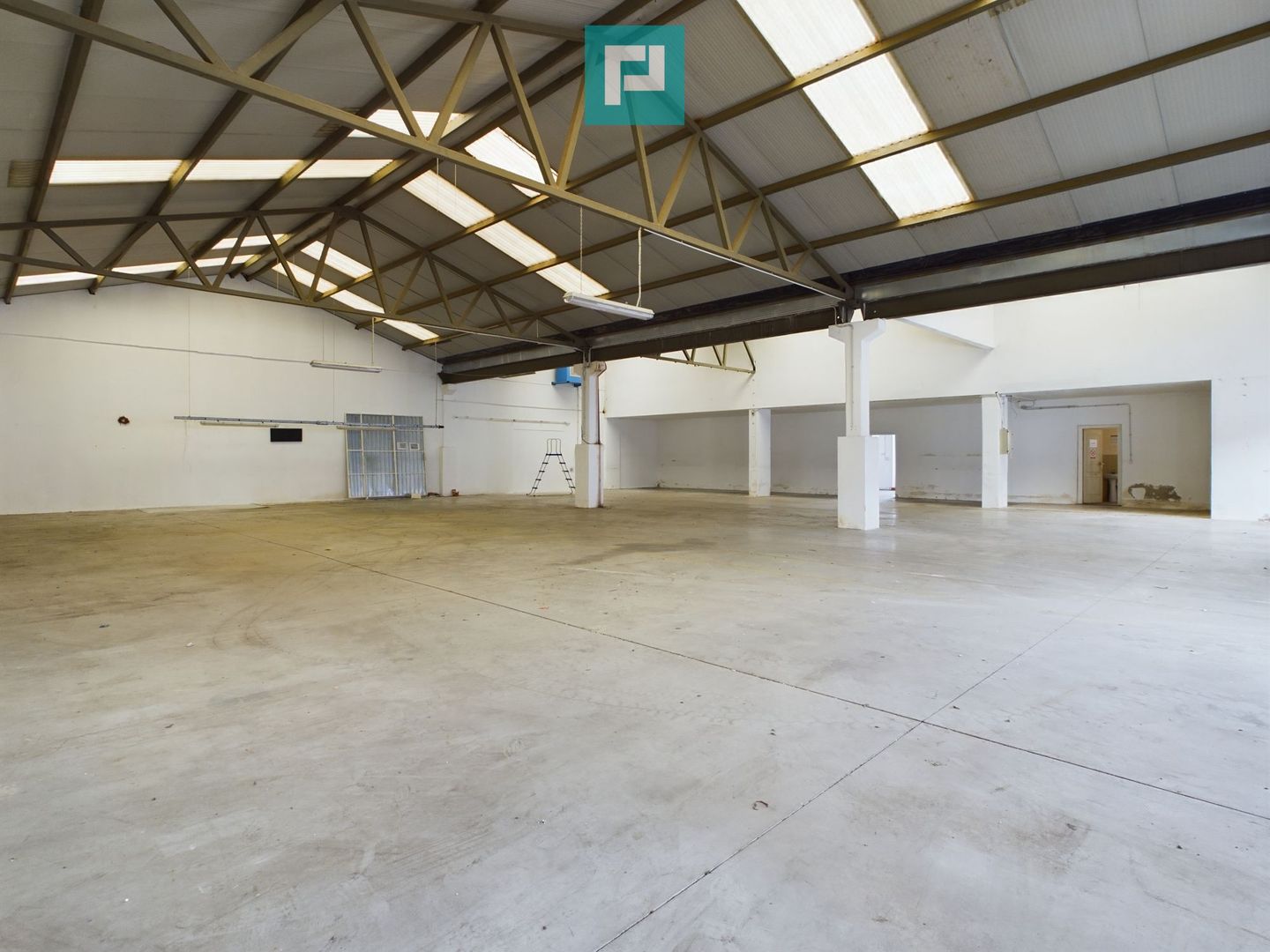 Hală suprafața de 529mp în Arad - Poză 1