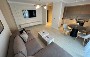 Apartment deosebit cu curte proprie si loc de parcare