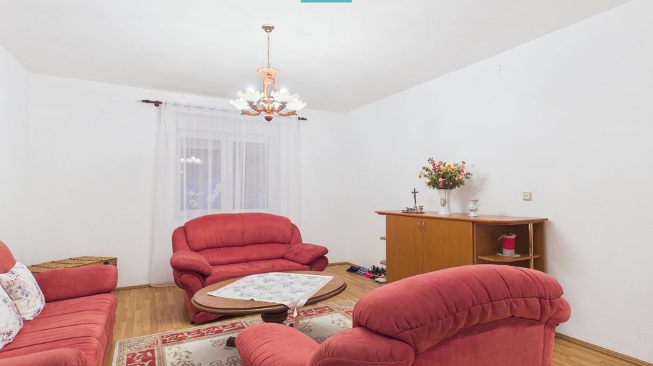 Casă 2 corpuri și 5 camere ultracentral în Curtici - Poză 2