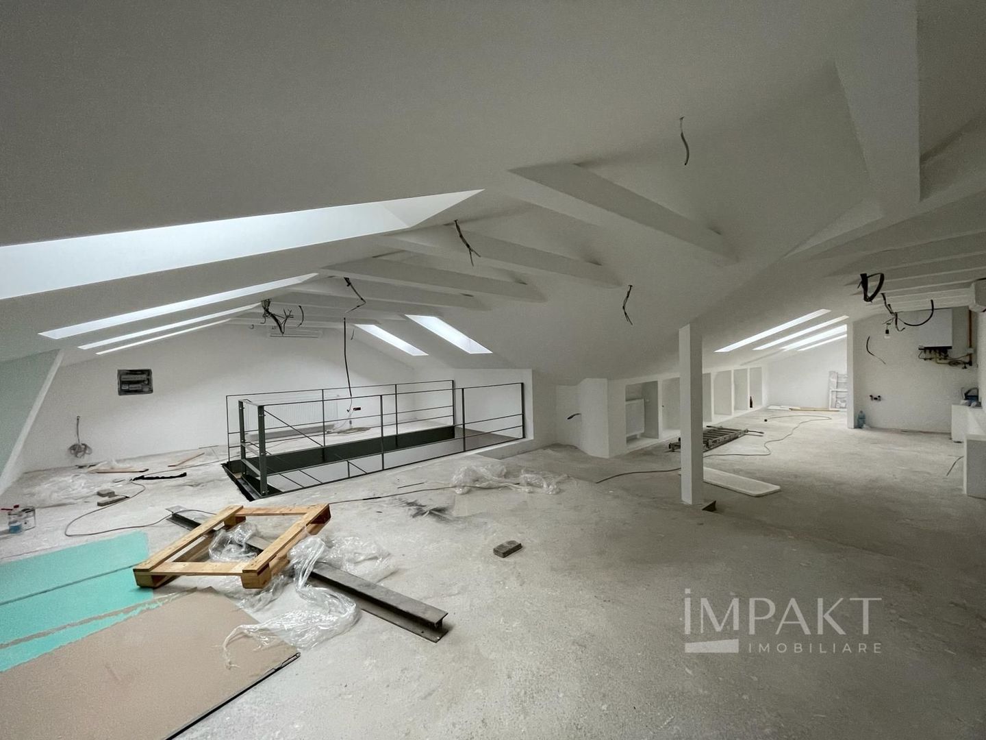 Spatiu comercial ultracentral cu vitrina si intrare direct din strada - Poză 7