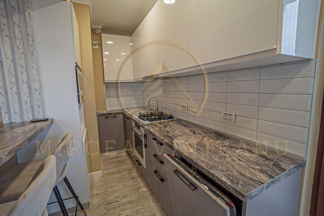 Delfinariu/B-dul. Mamaia - Apartament cu 3 camere într-un bloc finalizat în 2009 - Poză 5