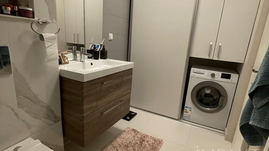 Apartament superb de vanzare cu 2 camere, zona semicentrala! Parcare! - Poză 15