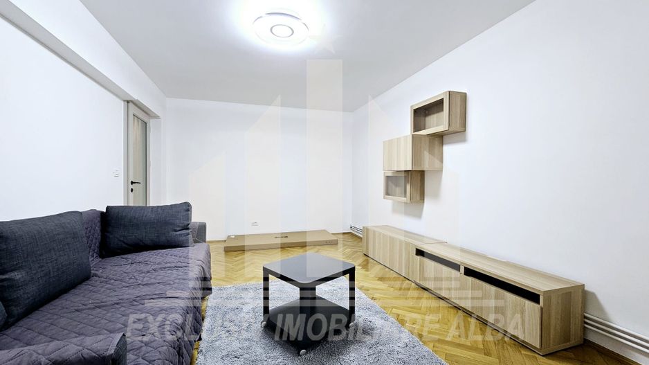 Apartament cu 3 camere decomandate, Cetate - Poză 3