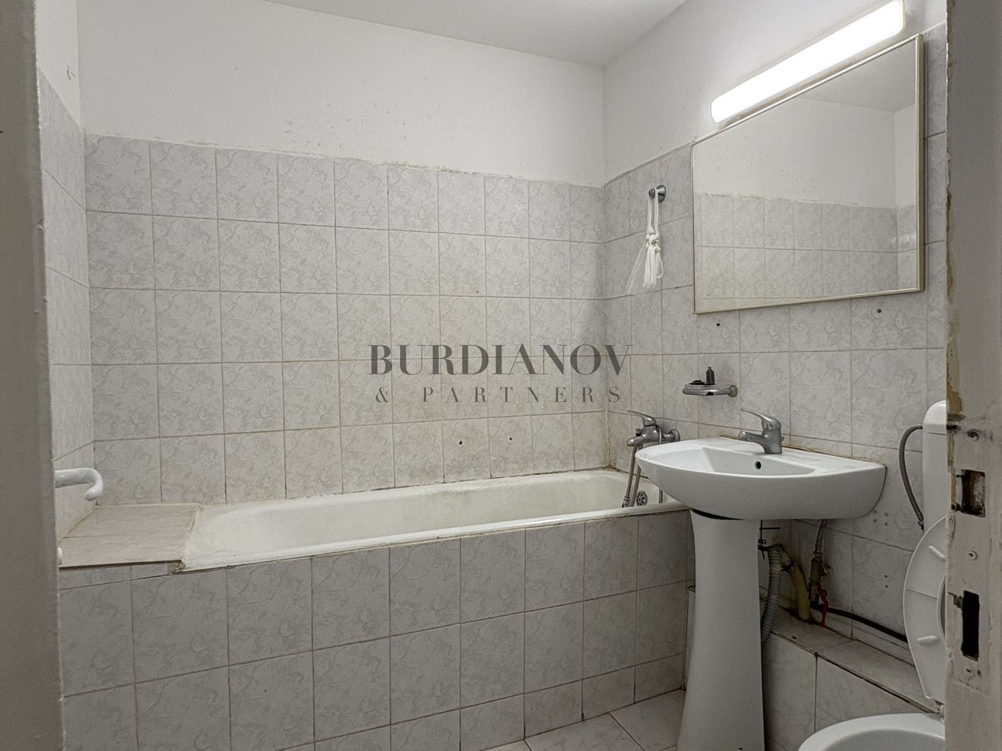 Apartament cu 3 camere - Bd. Basarabia / Metrou Titan - Poză 11
