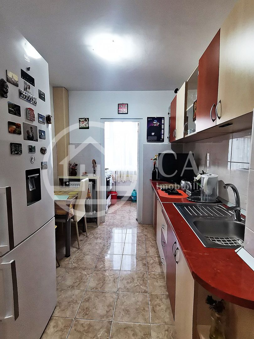 Apartament cu 3 camere de vanzare in zona Decebal, Oradea - Poză 9
