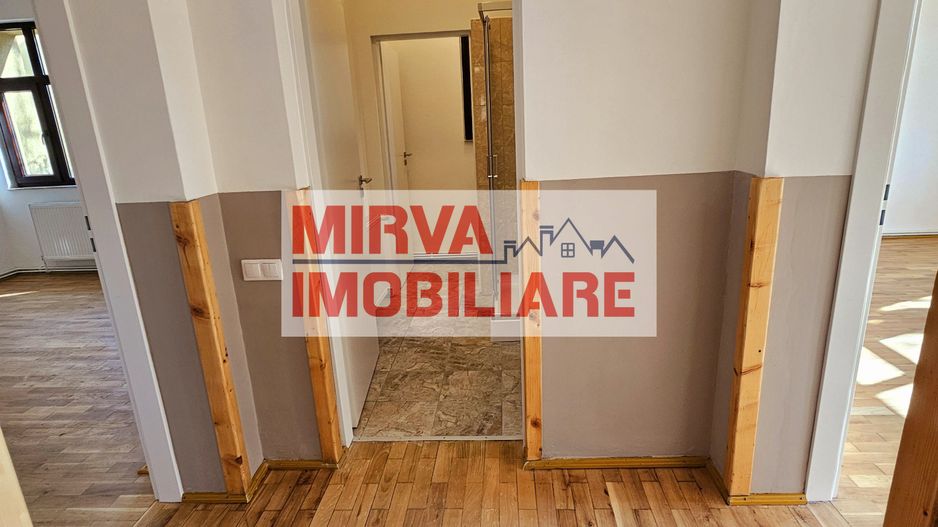 2 Vile Interbelice | Zonă Centrală | Renovate Integral 2024 - Poză 12
