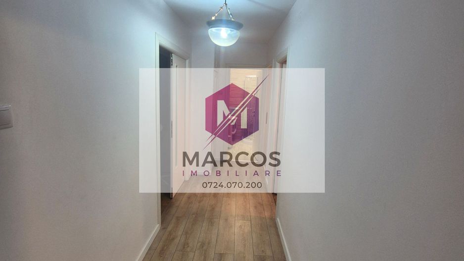 Vand apartament 3 camere Centru - Poză 5