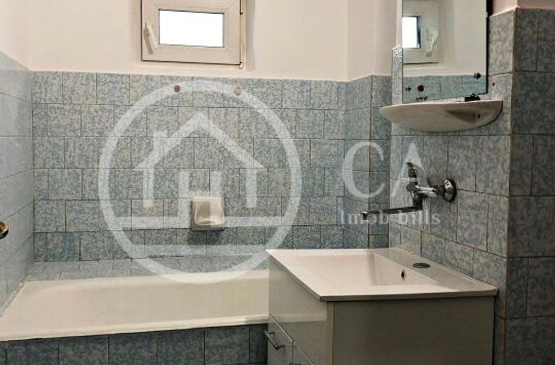 Apartament cu 3 camere de vanzare in zona Centrala, Oradea - Poză 8