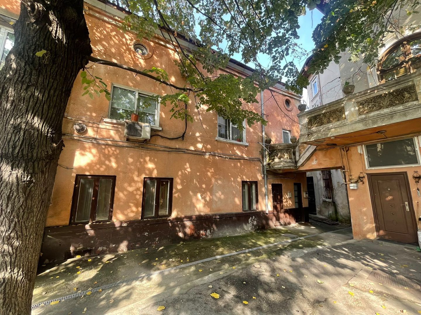 Apartament 4 camere în vilă, centrală proprie, zona Parcul Carol v26 - Poză 1