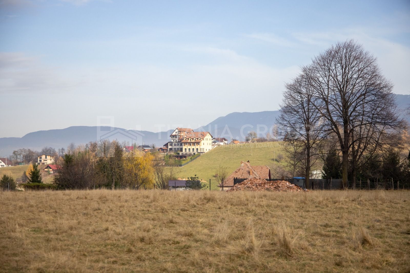 Teren intravilan parcelabil, priveliște spre munți, Sohodol, Bran - Poză 12