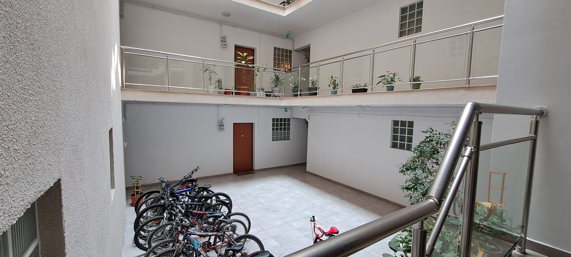 Berceni, Sector 4, apartament 2 camere, STB si metrou / Comision 0%! - Poză 3