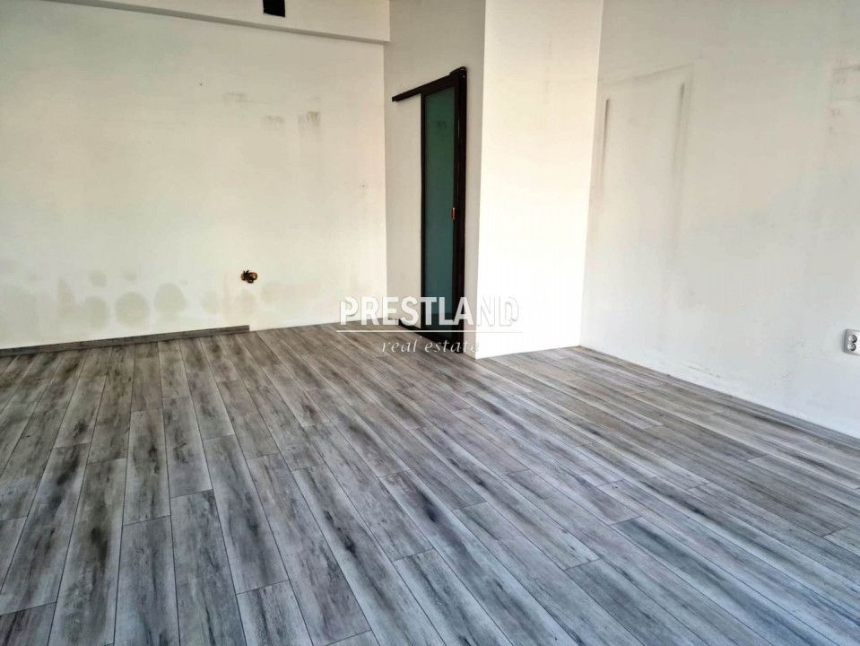 Inchiriez spațiu comercial zona 9 Mai!! - Poză 1
