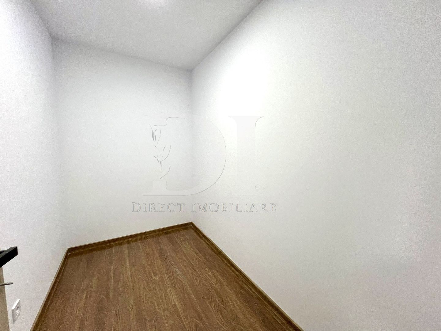 Apartament finisat/ etaj intermediar / Zona Terra - Poză 11