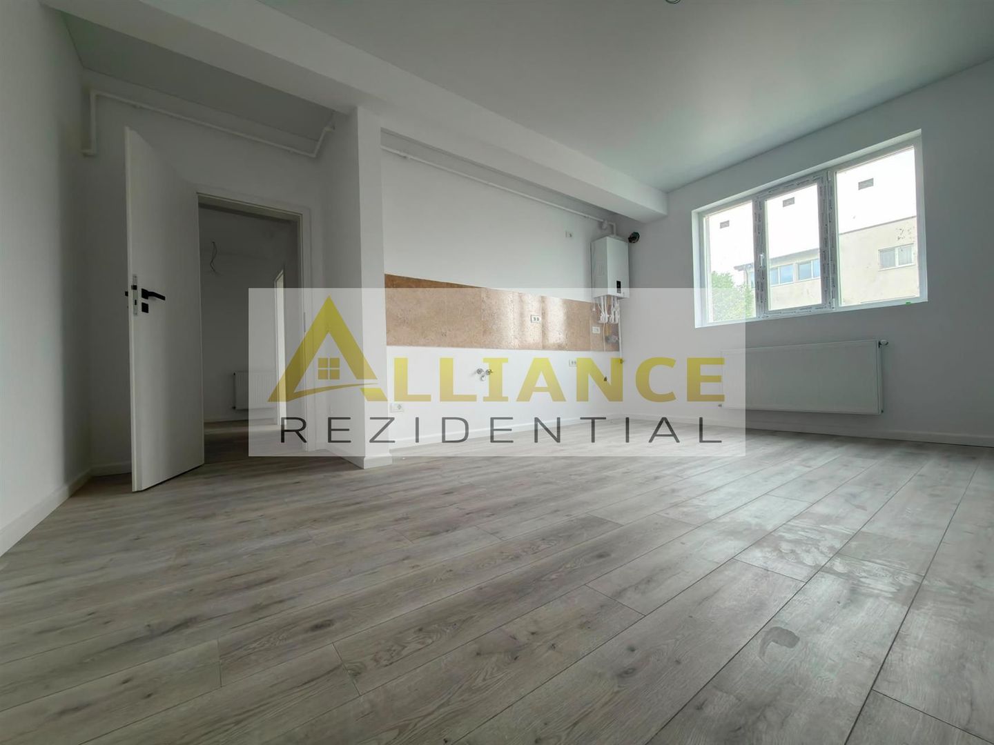 EXCLUSIVITATE - 3 CAMERE + PARCARE - 100.000â¬ - Poză 2