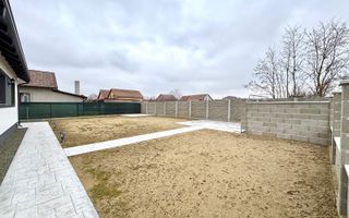 Casa individuala - 4 camere - teren generos - Sanmihaiu Roman - Poză 2