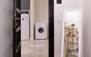 2 cam SD Royal Town, 62 mp, 2 balcoane, parcare, mobilat ,169500 € - Poză 16