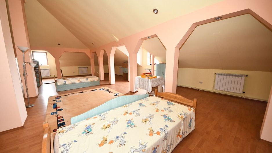 Vila spatioasa, constructie solida, zona micro 17 – Galati - Poză 36