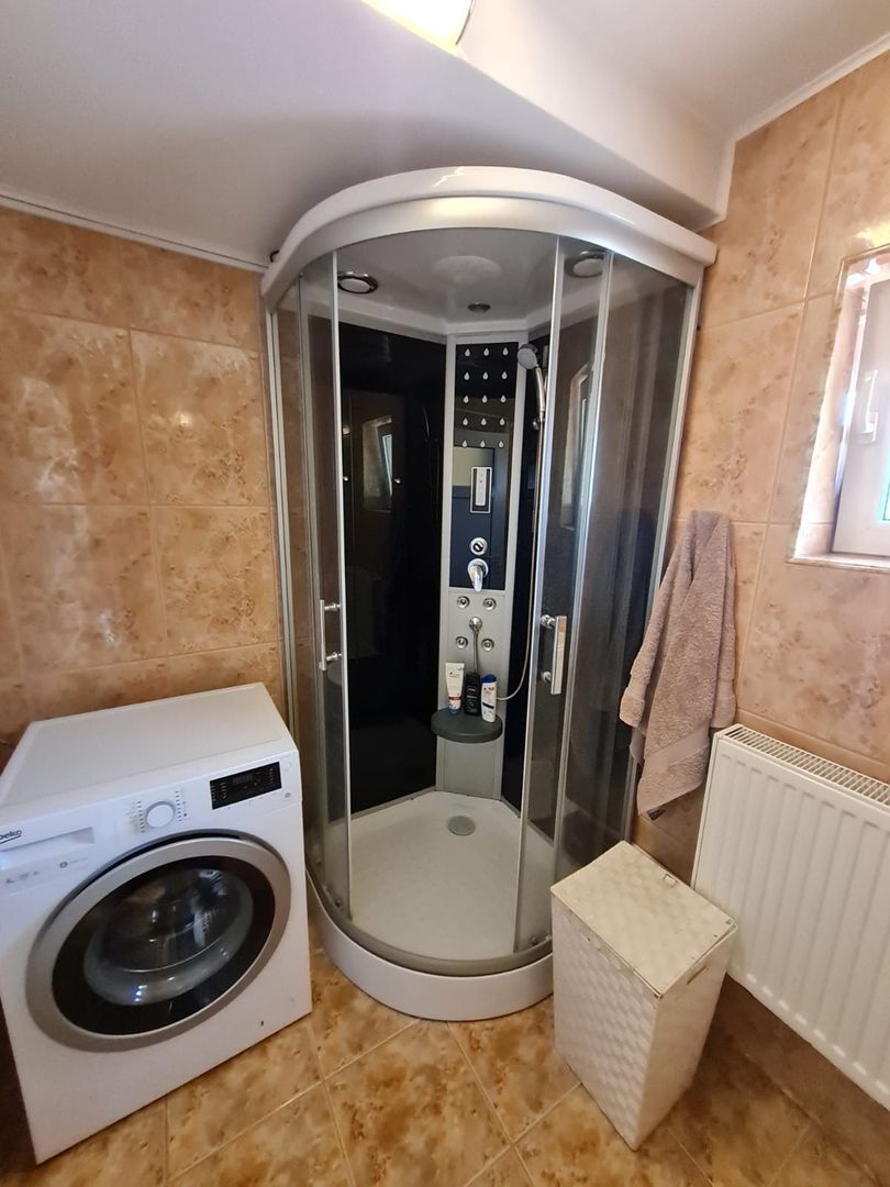 Casă cu teren generos pretabila pentru afacere - Poză 14