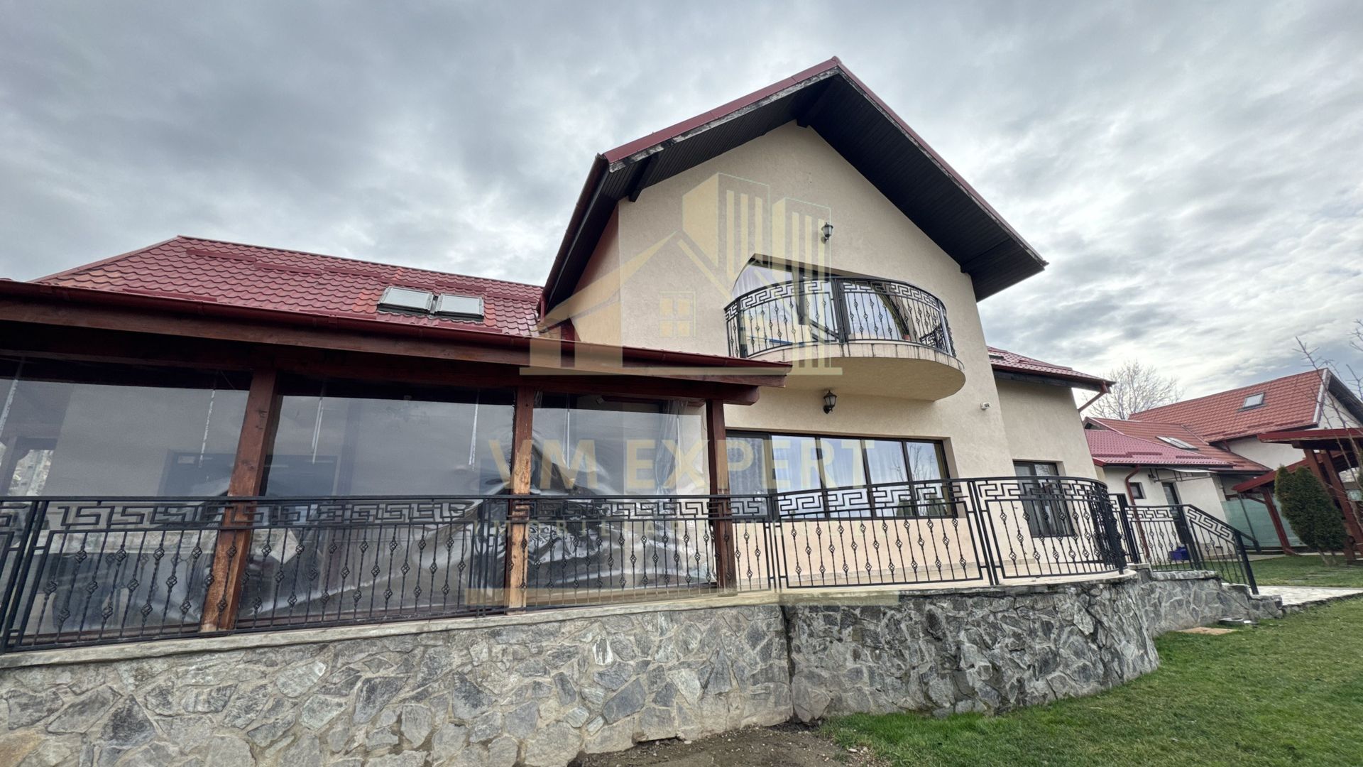 VILA 5 CAMERE 246 MP TEREN 817 MP CÂMPULUNG, 0 COMISION CUMPARATOR - Poză 3