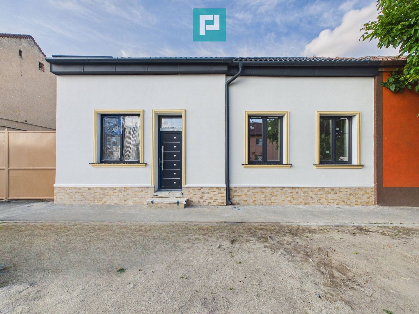 Apartament la casă în Pârneava - Poză 1