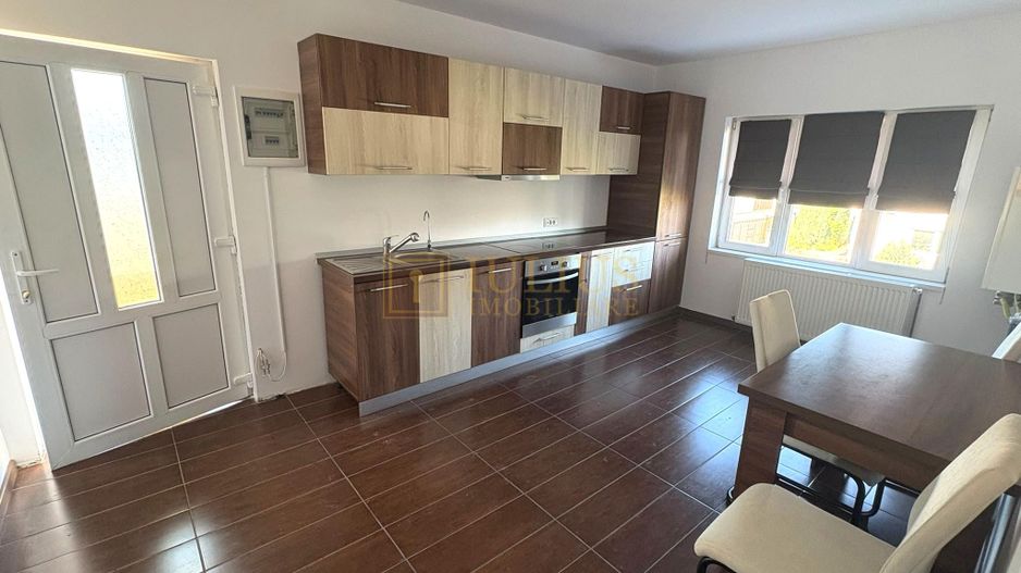 Apartament la curte, 2 băi, loc de parcare, zona linistita, dressing - Poză 6