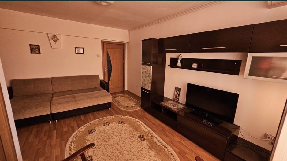 Vand garsoniera luminoasa in zona City Park Renovata, mobilata/utilata - Poză 1