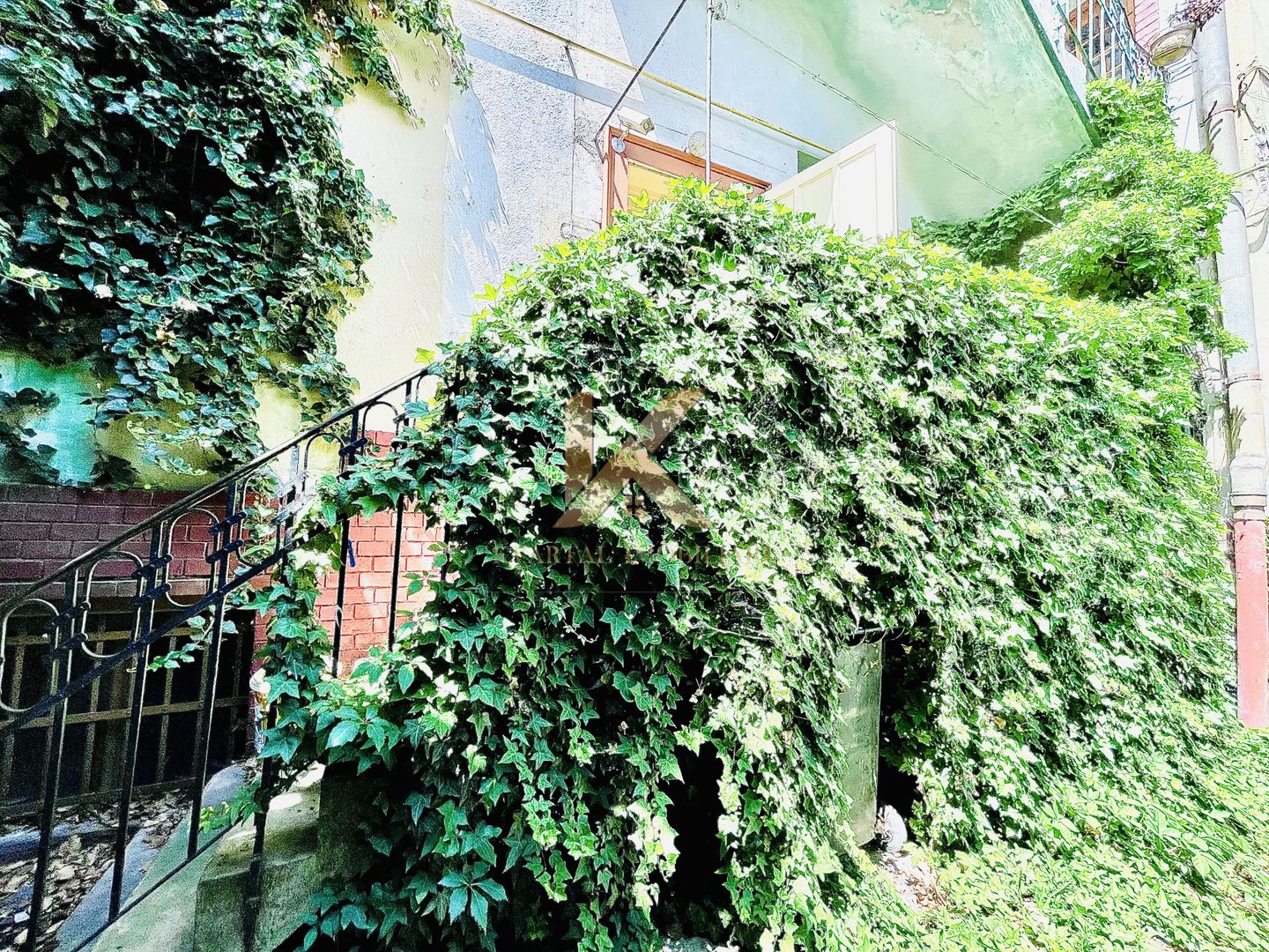 Apartament deosebit cu istorie,  2 camere Palatul Bohus (Centru). - Poză 10