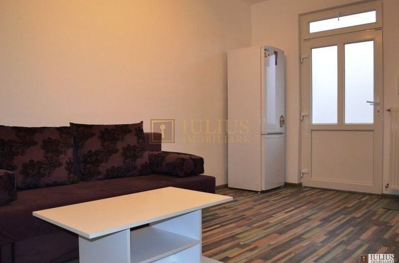 Dormitor inchis + sufragerie deschisa cu bucataria, amenajat si mobilat modern. - Poză 5