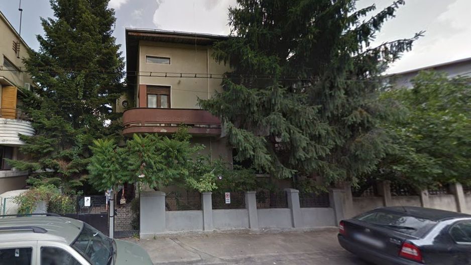 Casa interbelica individuala Str Moise Nicoara -Alba Iulia - Poză 1