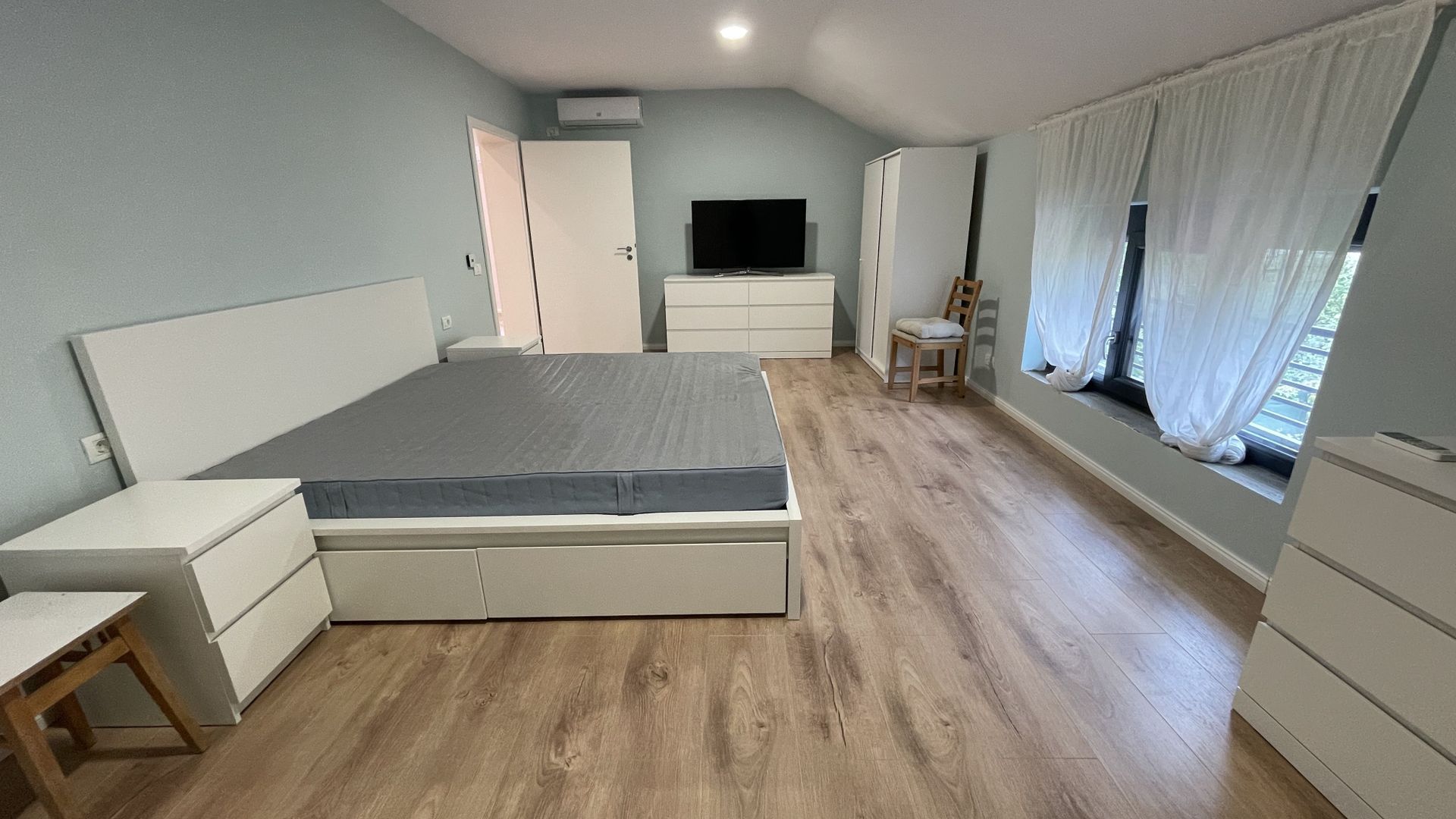 Casa spatioasa,amenajata in zona Lipovei - Poză 20