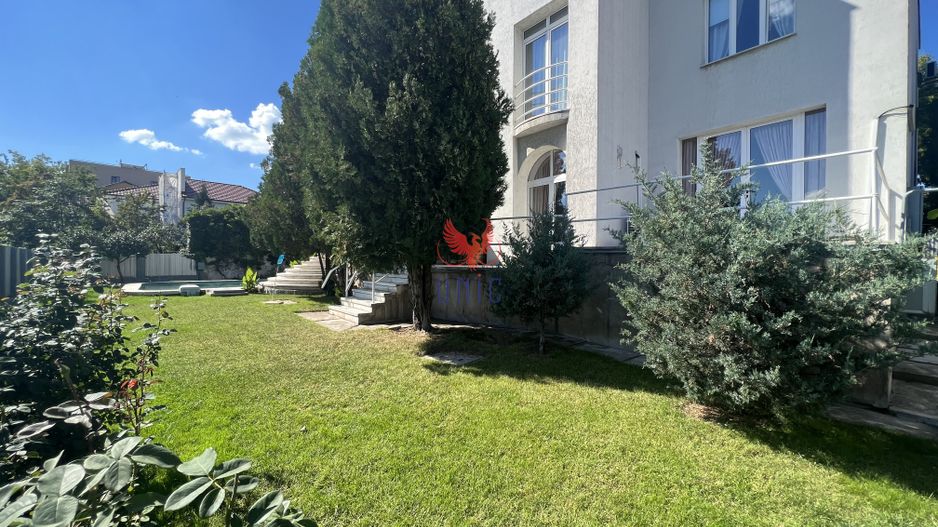 Vila Brazda lui Novac zona Paltinis - Poză 1