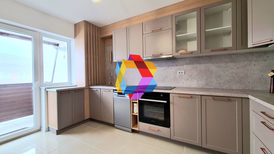 Apartament doua camere de vanzare - Sub Cetate - Sânpetru - Poză 1