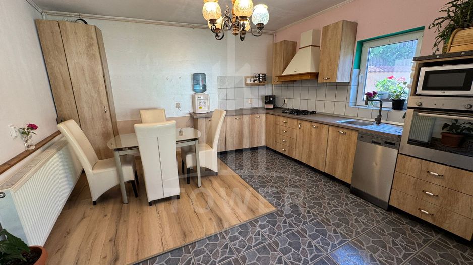 Casă în exclusivitate la Ocna Sibiului - Poză 4