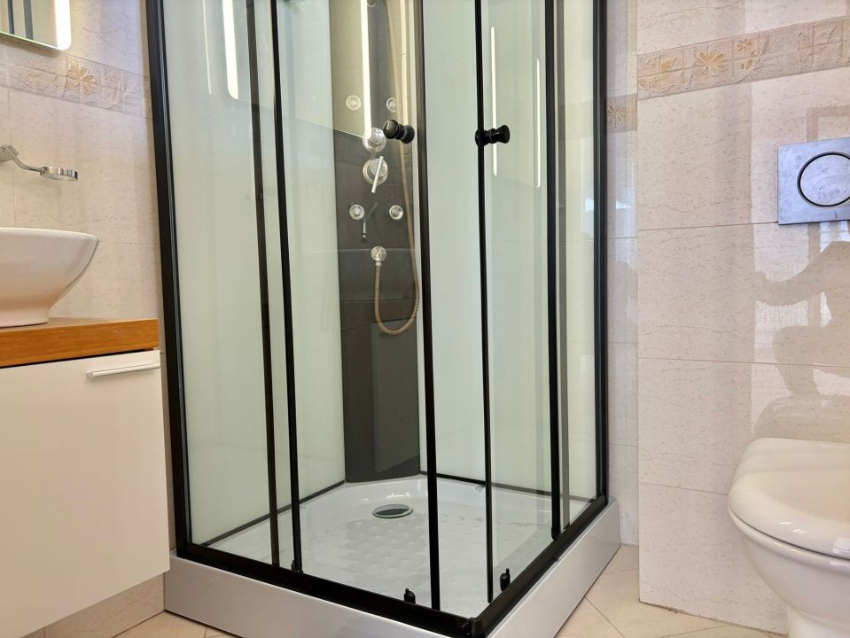 Penthouse pe 2 niveluri l 160 mp utili l terase 75 mp l parcare l B. Z - Poză 4