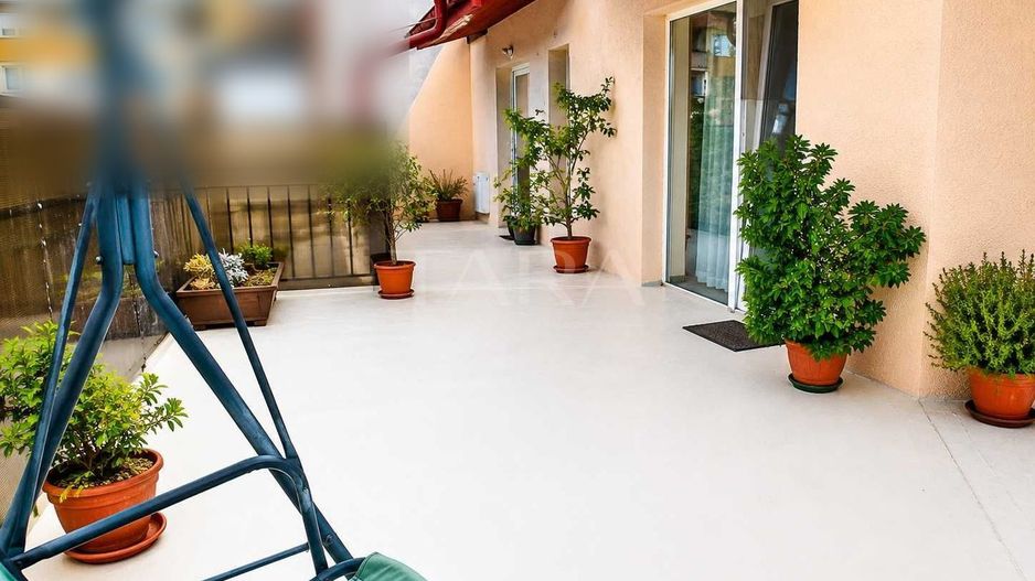 Apartament cu 4 camere, terasă de 105 mp, Între Lacuri. - Poză 7