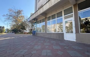 Spatiu Comercial Vitrat- 60mp - Front Stradal - Podu Ros